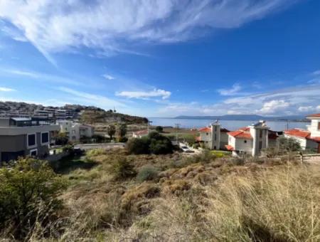 Unique Land Zoned 1320 M² On Main Street In Seferihisar Akarca, 117 M From The Sea!