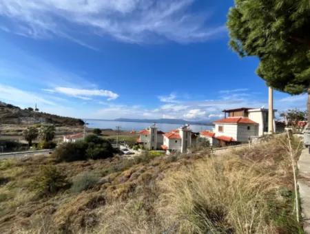Unique Land Zoned 1320 M² On Main Street In Seferihisar Akarca, 117 M From The Sea!