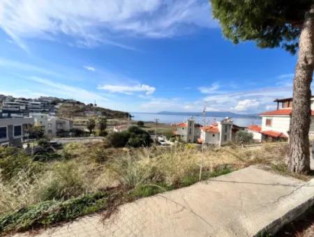 Unique Land Zoned 1320 M² On Main Street In Seferihisar Akarca, 117 M From The Sea!