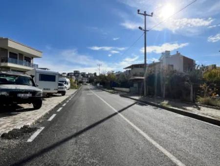 Unique Land Zoned 1320 M² On Main Street In Seferihisar Akarca, 117 M From The Sea!