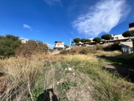 Unique Land Zoned 1320 M² On Main Street In Seferihisar Akarca, 117 M From The Sea!