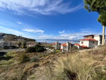 Unique Land Zoned 1320 M² On Main Street In Seferihisar Akarca, 117 M From The Sea!