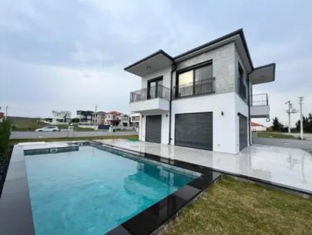 Detached, Pool, Comfortable Life In Seferihisar Hidirlik