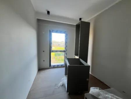Zero 2 1 Apartments In A Complex With Pool In Seferihisar Çolakibrahimbey District, Close To Luwi Bazaar! 