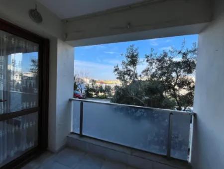 Investment Opportunity In The Center Of Seferihisar: 2 1 Apartments For Sale!