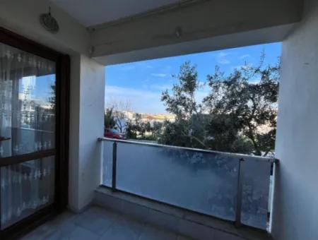 Investment Opportunity In The Center Of Seferihisar: 2 1 Apartments For Sale!