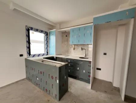 Apartments For Sale In The Most Popular Neighborhood Of Seferihisar Offering Investment And Comfort Together!
