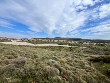Near Seferihisar State Hospital, 300 M² Duplex Zoned Land For Sale!
