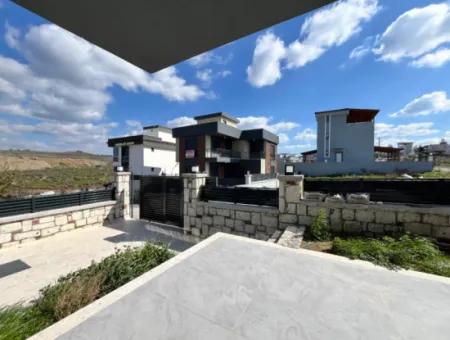 4 Bedrooms 1 Living Room Brand New Villa For Sale With Large Garden In Seferhisar Akarca