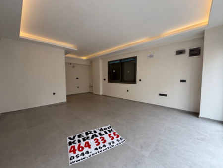 Shop For Rent In A New Building Near Alsancak Şair Eşref Boulevard Tram Station Gül Sokak!