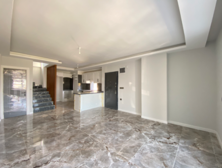3 1 Villa For Sale With Large Garden In Seferihisar Doğanbey Ar Housing Complex