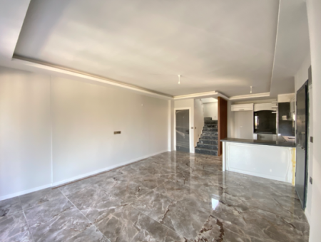 3 1 Villa For Sale With Large Garden In Seferihisar Doğanbey Ar Housing Complex