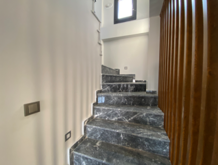 3 1 Villa For Sale With Large Garden In Seferihisar Doğanbey Ar Housing Complex