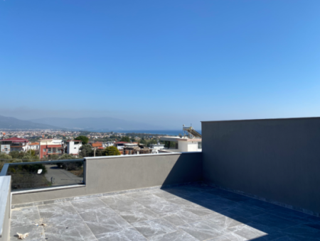 3 1 Villa For Sale With Large Garden In Seferihisar Doğanbey Ar Housing Complex