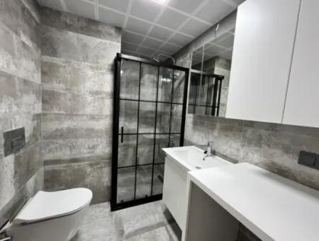 New Apartment With Terrace And Balcony, Built With High-Level Workmanship In Seferihisar Hidirlik