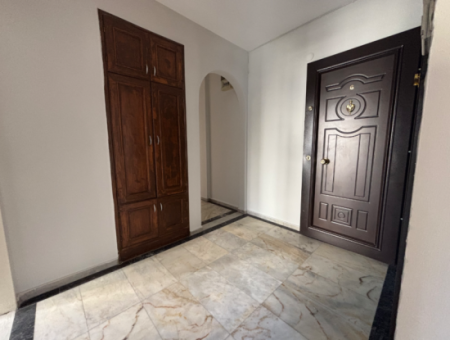 Alsancak Şair Eşref Boulevard 3 1 130M2 3Rd Floor Flat For Rent