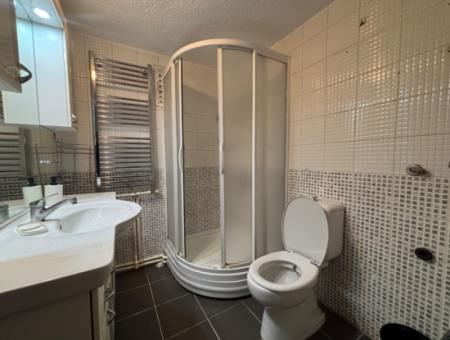 Alsancak Şair Eşref Boulevard 3 1 130M2 3Rd Floor Flat For Rent