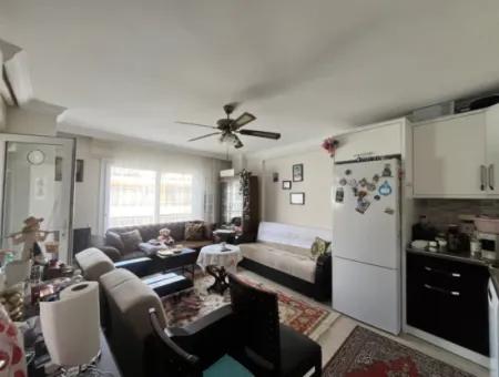 Comfortable And Modern 2 1 Apartment For Sale In Seferihisar Çolakibrahim Bey Neighborhood