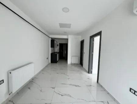 Zero Rental Office In Seferihisar City Center, Opposite The Courthouse, High Signage Value, Zero Rental Office