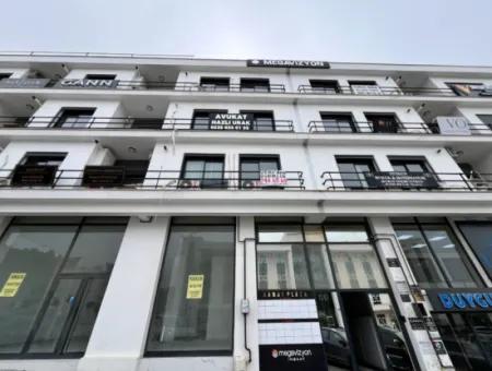Zero Rental Office In Seferihisar City Center, Opposite The Courthouse, High Signage Value, Zero Rental Office