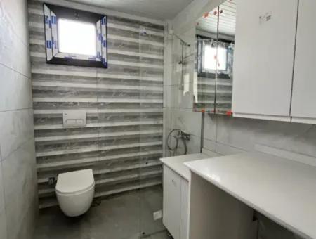 Seferihisar Mosque Neighborhood, 2Nd Floor, Large Balcony, 2 1 Zero Apartment