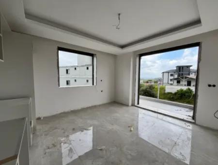 1 1 House For Sale With Luxury Architecture And Large Balcony On Seferihisar Gözsüzler Caddesi