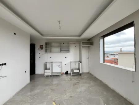1 1 House For Sale With Luxury Architecture And Large Balcony On Seferihisar Gözsüzler Caddesi