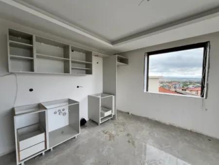 1 1 House For Sale With Luxury Architecture And Large Balcony On Seferihisar Gözsüzler Caddesi