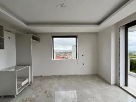1 1 House For Sale With Luxury Architecture And Large Balcony On Seferihisar Gözsüzler Caddesi