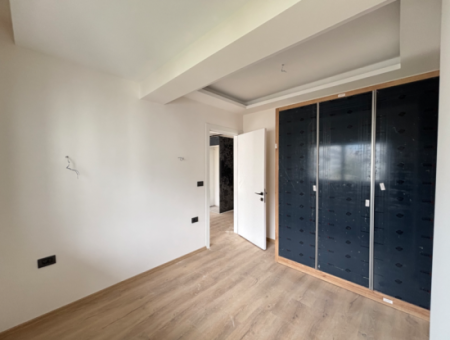 2 1 Apartment With Large Balcony For Sale Near The Main Street In Seferihisar Camikebir Neighborhood