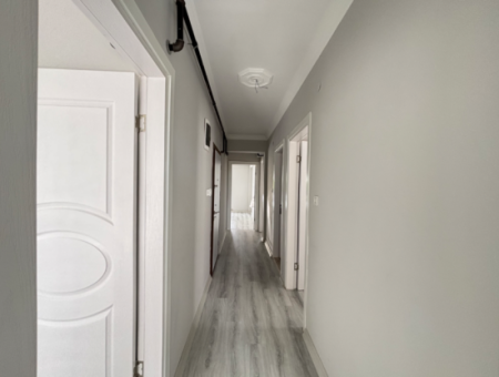 3 1 Apartment For Sale With Closed Kitchen, Large Balcony In Seferihisar Camikebir Neighborhood