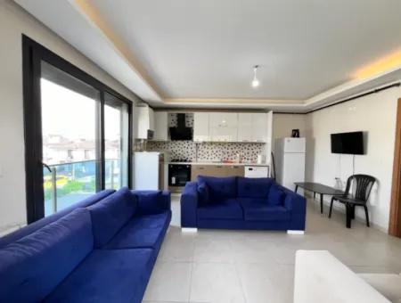 Apartment For Sale In A Complex In Seferihisar Camikebir Neighborhood