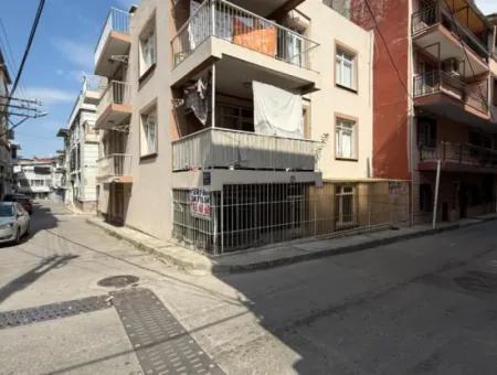 3 1 Spacious And Useful Apartments For Sale In Karabağlar Sarıyer Neighborhood