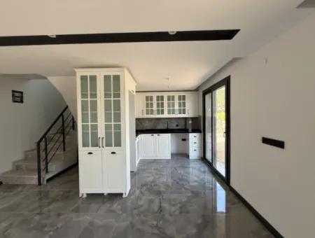 Villa For Sale In Camiikebir Neighborhood With Detached Entrance, Large Garden, Luxury Architecture