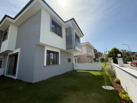 3 In 1 Garden And Underfloor Heating, Brand New Villa In Seferihisar Hidirlik District!