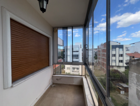 3 1 Apartment For Sale With Natural Gas In Seferihisar Camikebir Neighborhood