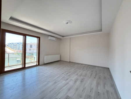 3 1 Apartment For Rent In Seferihisar Camikebir Neighborhood Combi Natural Gas Indoor Kitchen
