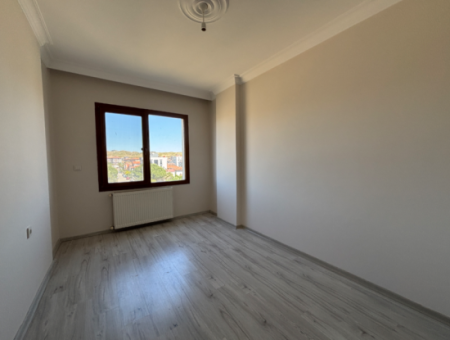 3 1 Apartment For Rent In Seferihisar Camikebir Neighborhood Combi Natural Gas Indoor Kitchen