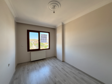 3 1 Apartment For Rent In Seferihisar Camikebir Neighborhood Combi Natural Gas Indoor Kitchen