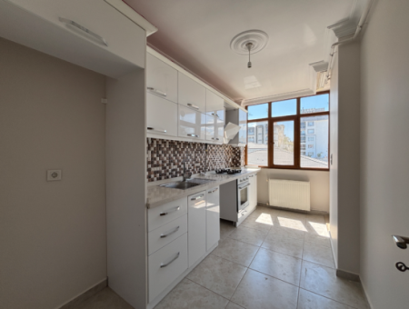 3 1 Apartment For Rent In Seferihisar Camikebir Neighborhood Combi Natural Gas Indoor Kitchen