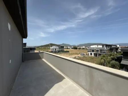 3 In 1 Villa With Pool, Garden And Wide Use In Doganbey