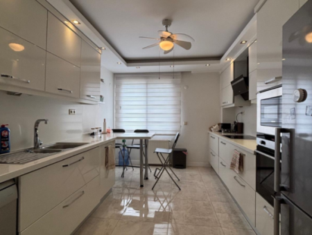 Alsancak Şair Eşrefte 3 1 140M2 Architectural Design Apartment For Rent!