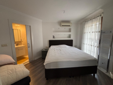 Alsancak Şair Eşrefte 3 1 140M2 Architectural Design Apartment For Rent!