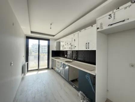 Zero And Session-Ready Apartment Opportunity In Seferihisar's Prestigious Project
