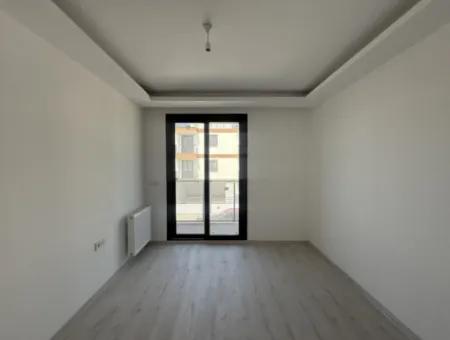 Zero And Session-Ready Apartment Opportunity In Seferihisar's Prestigious Project