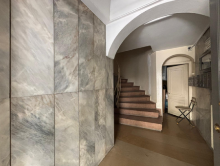 2 1 Corner Apartment For Rent With En-Suite Bathroom, Furniture, Parking, On Alsancakgül Street!