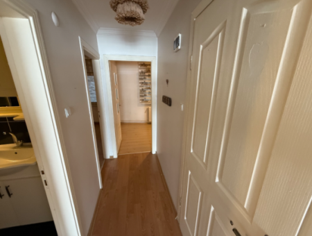 Renovated Natural Gas Apartment Close To The Street In Küçükyali