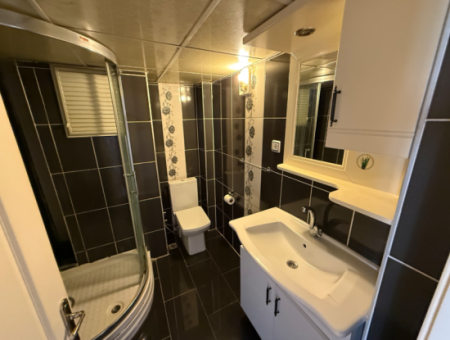 Renovated Natural Gas Apartment Close To The Street In Küçükyali