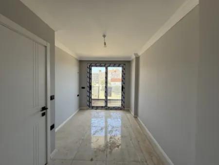 Luxury Villa In Seferihisar Çolakibrahimbey, Where You Will Experience The Rhythm Of Nature, Where Time Flows Slowly, Close To Life Away From The City, Breath-Taking With Its Garden, And Wake Up With The Sound Of Nature