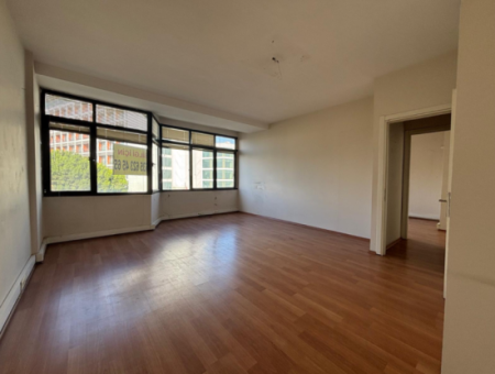 Near Alsancak Swiss Hotel 3 1 170M2 3Rd Floor Business For Rent / Office